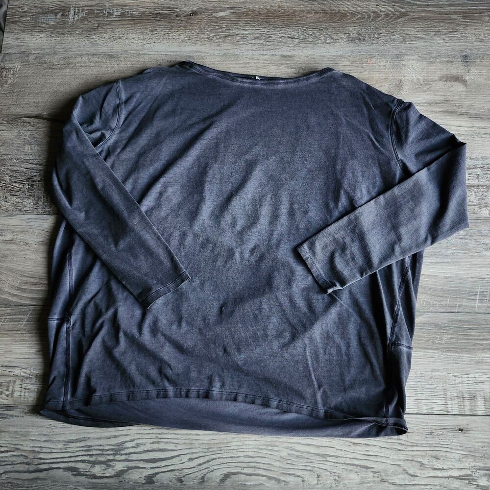 Lululemon top